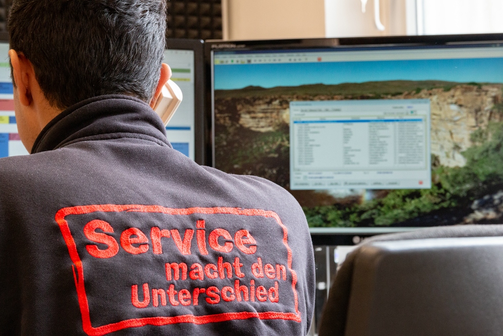 Service-macht-den-Unterschied-TVFay-Telefon-Backoffice